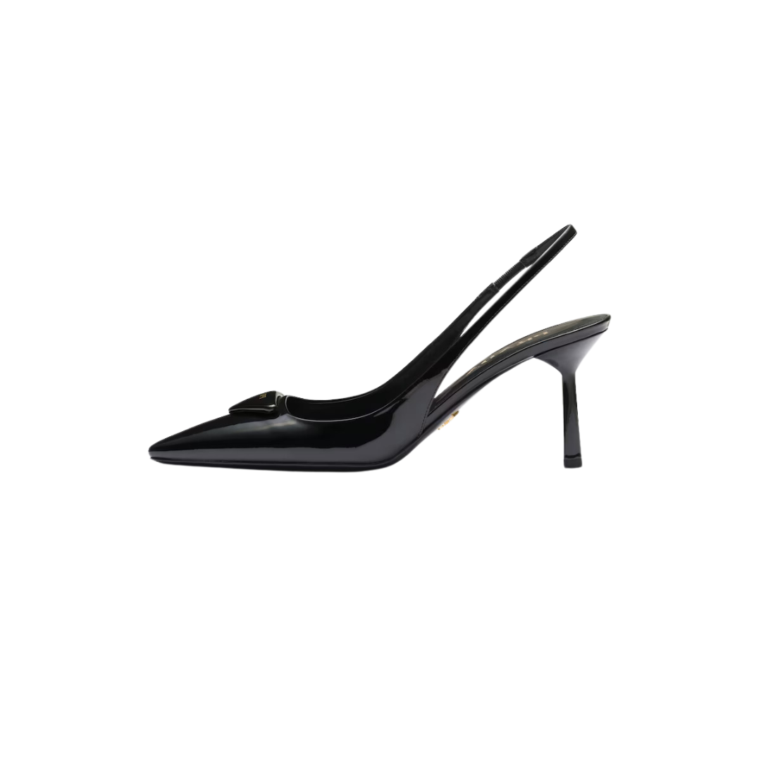 Pumps slingback em couro envernizado