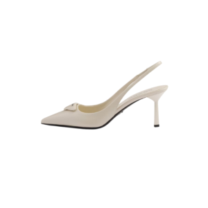 Pumps slingback em couro Saffiano envernizado