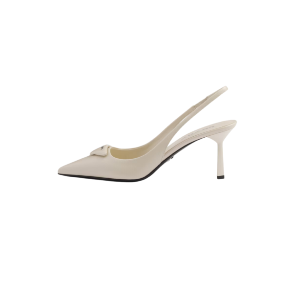Pumps slingback em couro Saffiano envernizado
