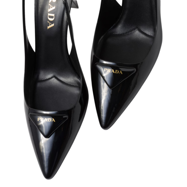Pumps slingback em couro envernizado - Image 4